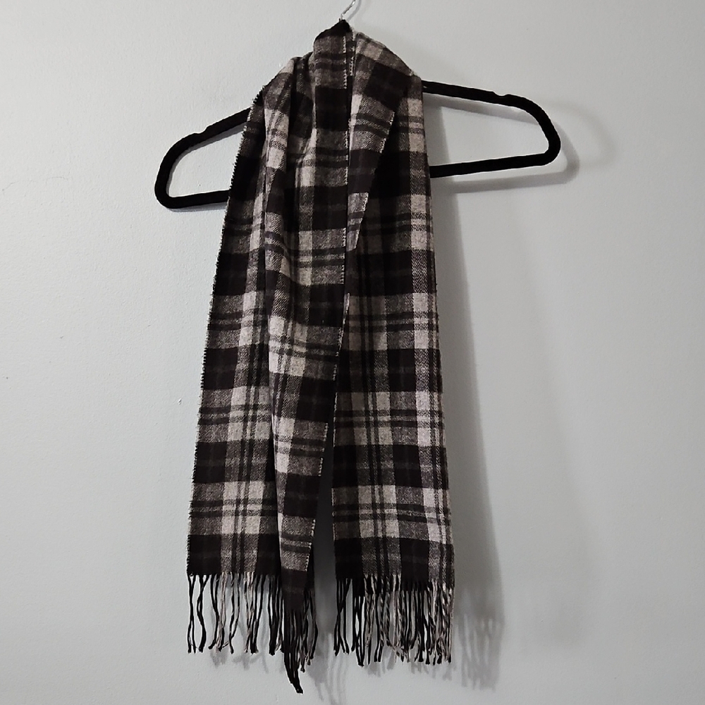 Geoffrey Beene Black and Gray Cashme Made In Italy Checkered Scarf 11.5x60